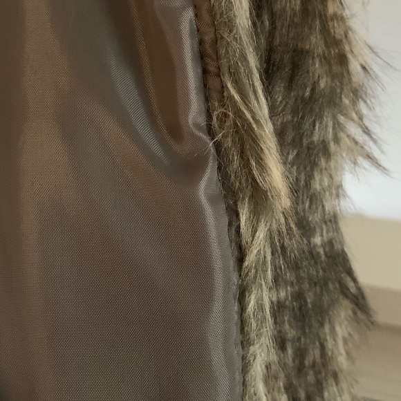 Faux Fur Vest - Picture 3 of 3